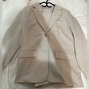 NA-KD Cream blazer also have matching pants please message/comment about pants